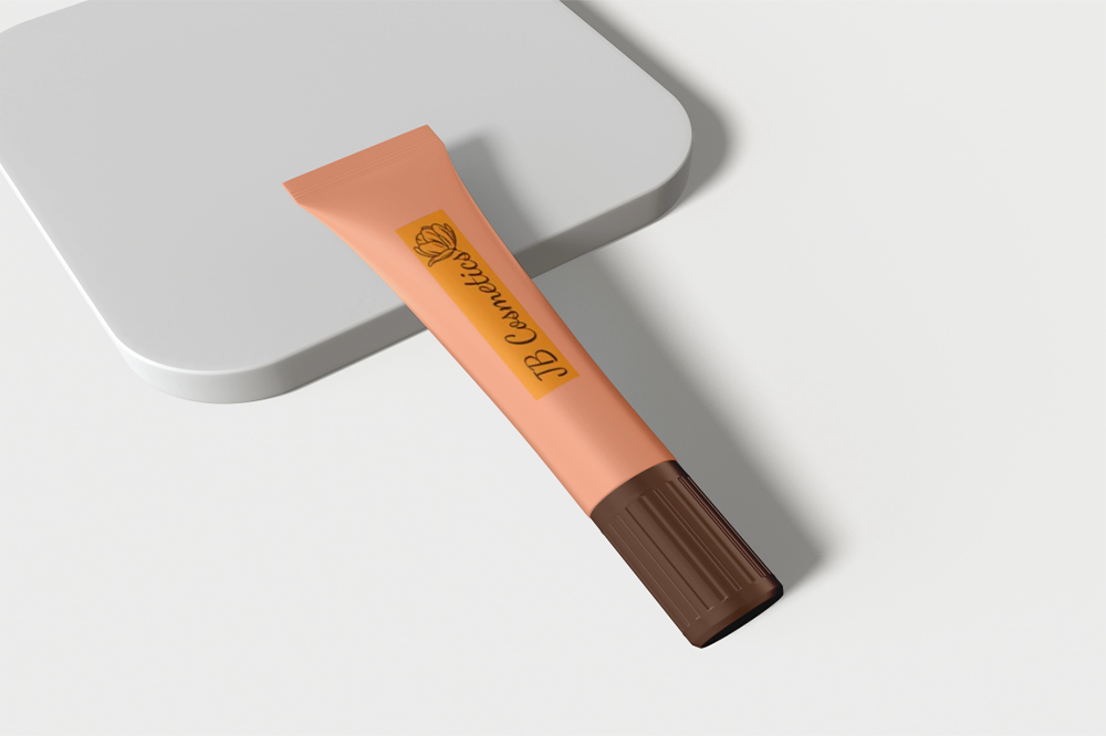 Brillant à lèvres orangé